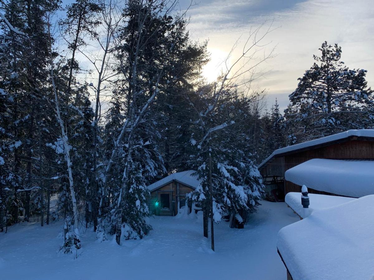 L'Auberge Refuge Du Trappeur Saint-Mathieu-du-Parc Exterior foto