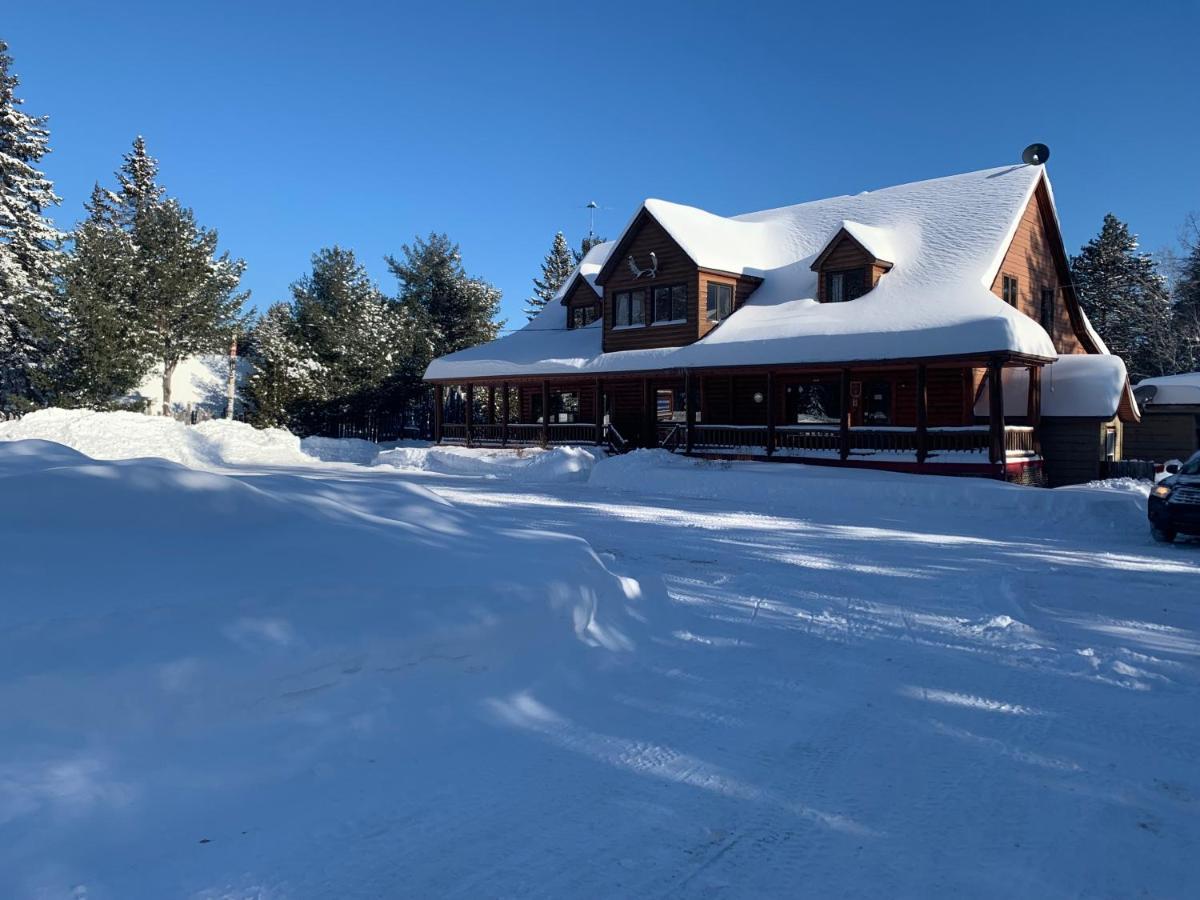L'Auberge Refuge Du Trappeur Saint-Mathieu-du-Parc Exterior foto